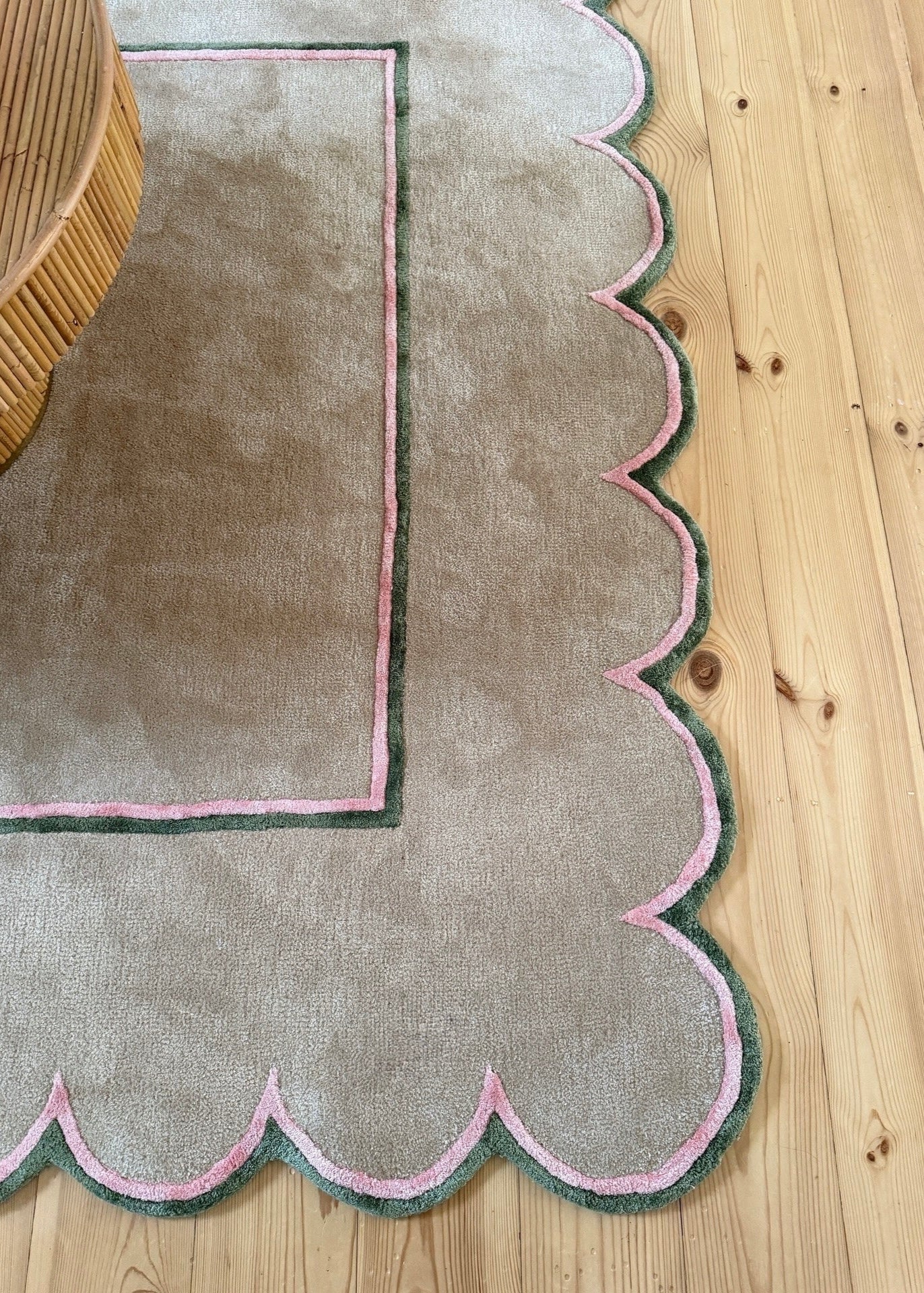 Flora Scalloped Rug